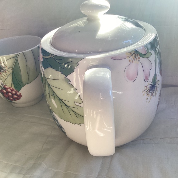 VINTAGE PORTMEIRION (DISCONTINUED PATTERN) EDEN FRUITS PORCELAIN TEAPOT AND MUG - Picture 6 of 11